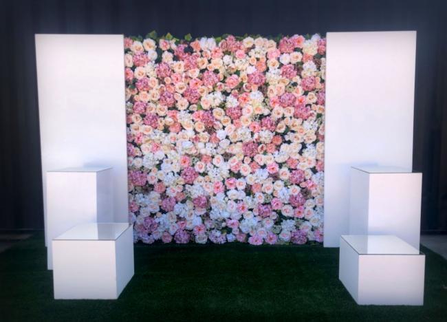 silk-flowerwall-with-panels-&-plinths